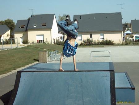 BILLY  EN  HANDPLANT
